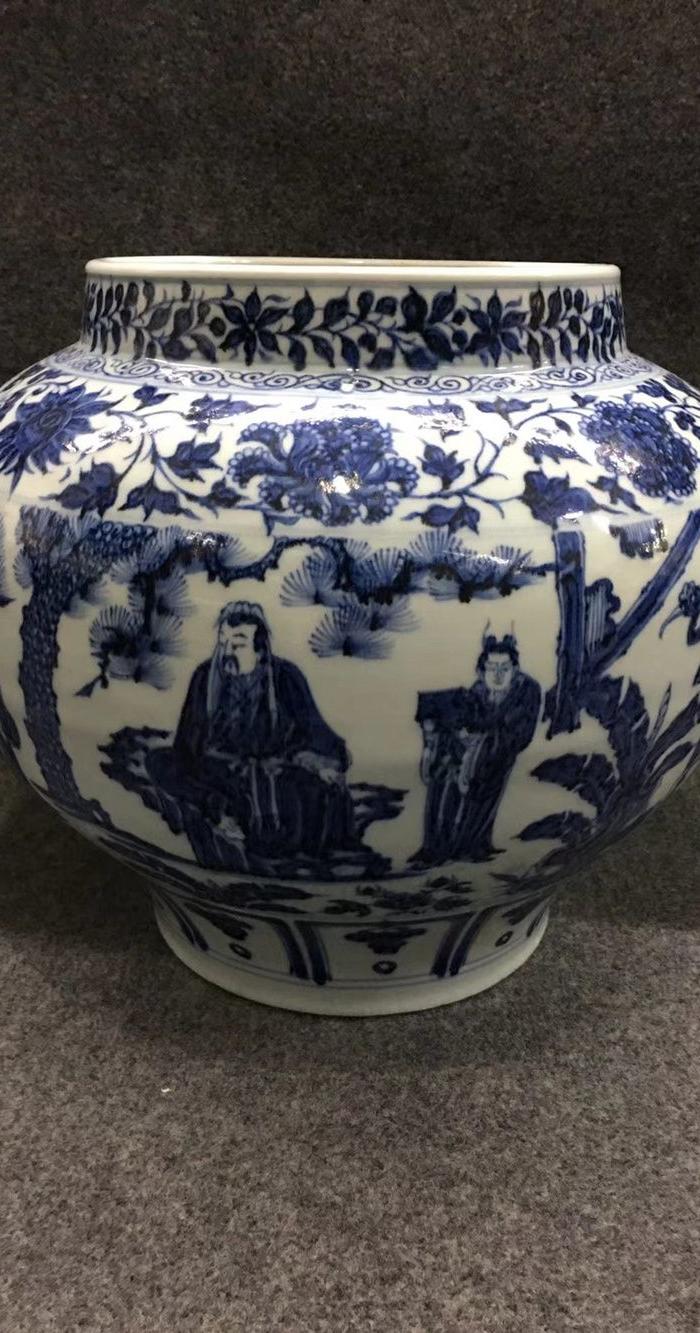 元青花三顾茅庐罐 高29厘米宽35厘米