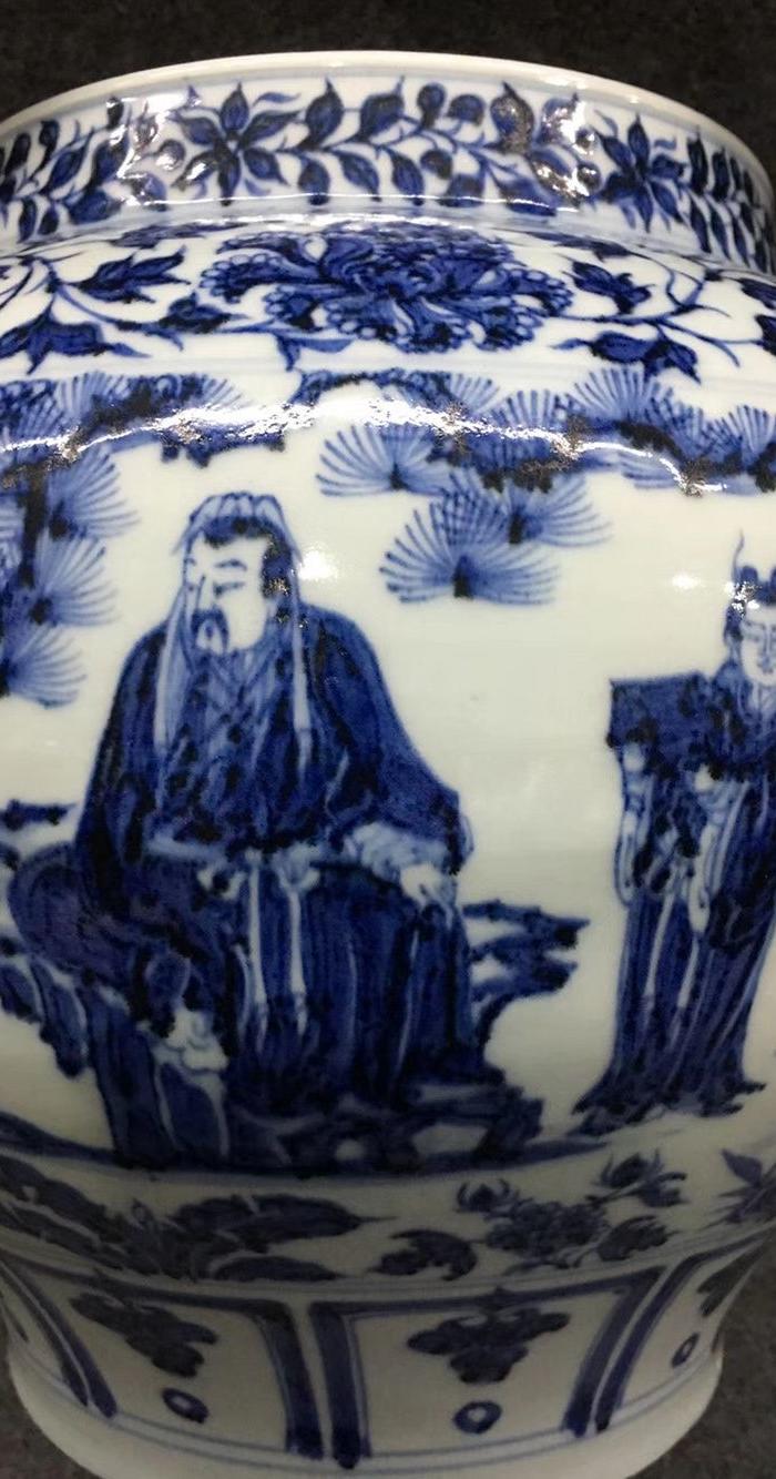 元青花三顾茅庐罐 高29厘米宽35厘米