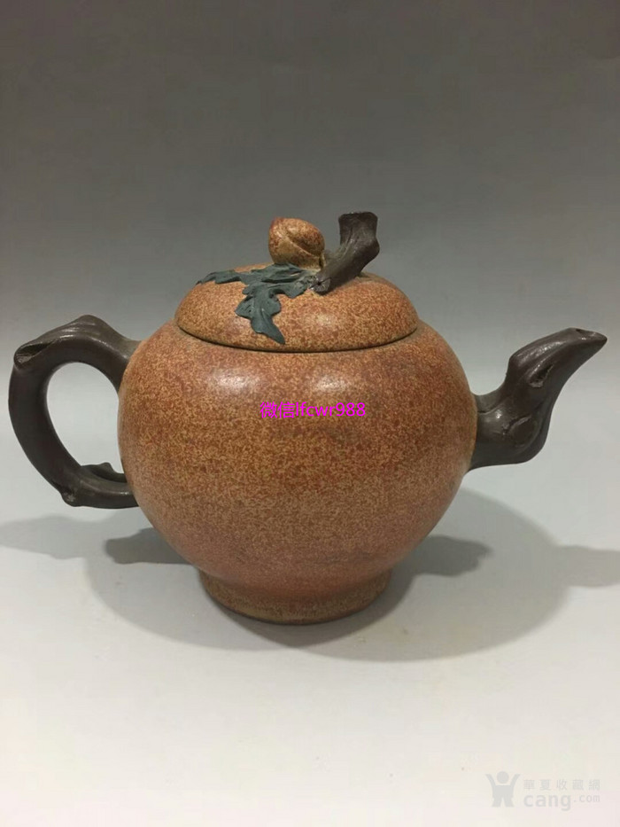 葛陶中款捏塑桃纹紫砂壶12x19