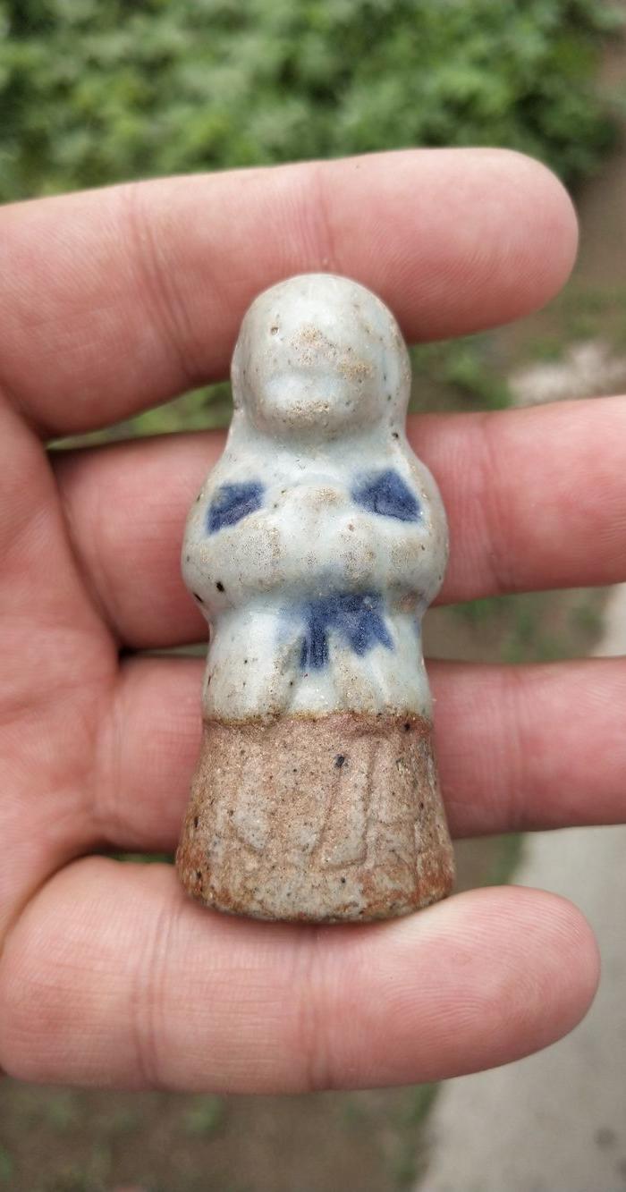 明代青花小瓷人一个