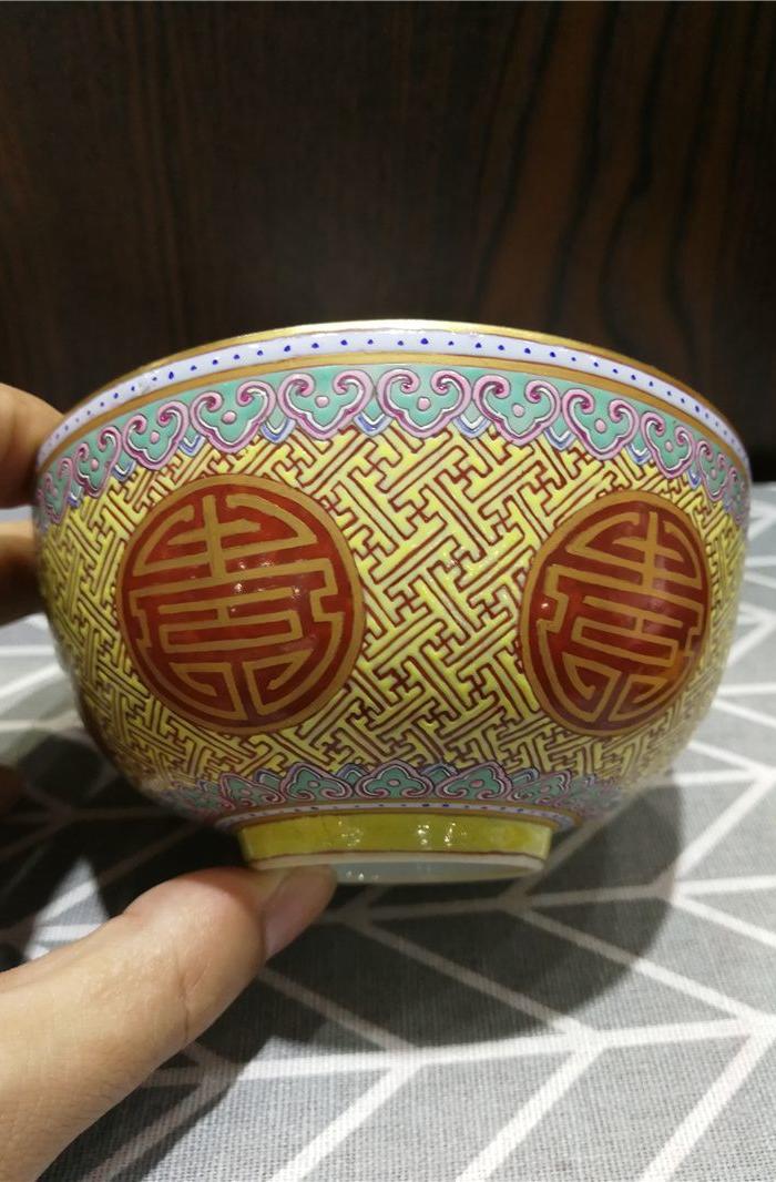 粉彩描金碗一对