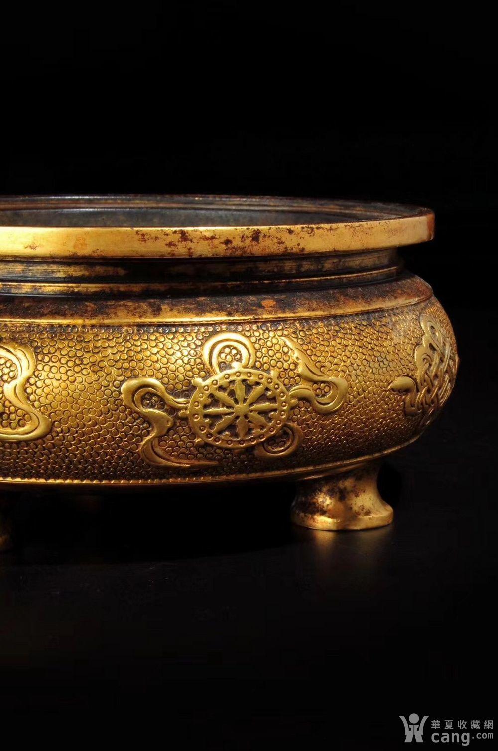 明代 大明宣德年制 精铸铜胎鎏金八宝纹鬲式炉