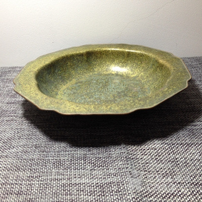 万宝斋款识铜盘暗刻张果老倒骑驴