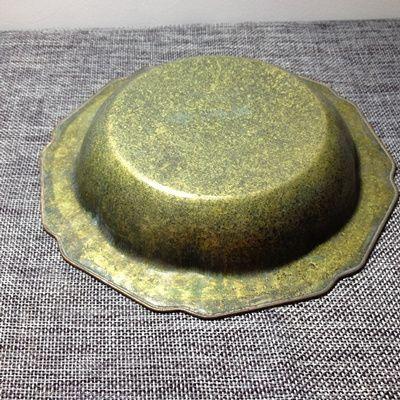 万宝斋款识铜盘暗刻张果老倒骑驴