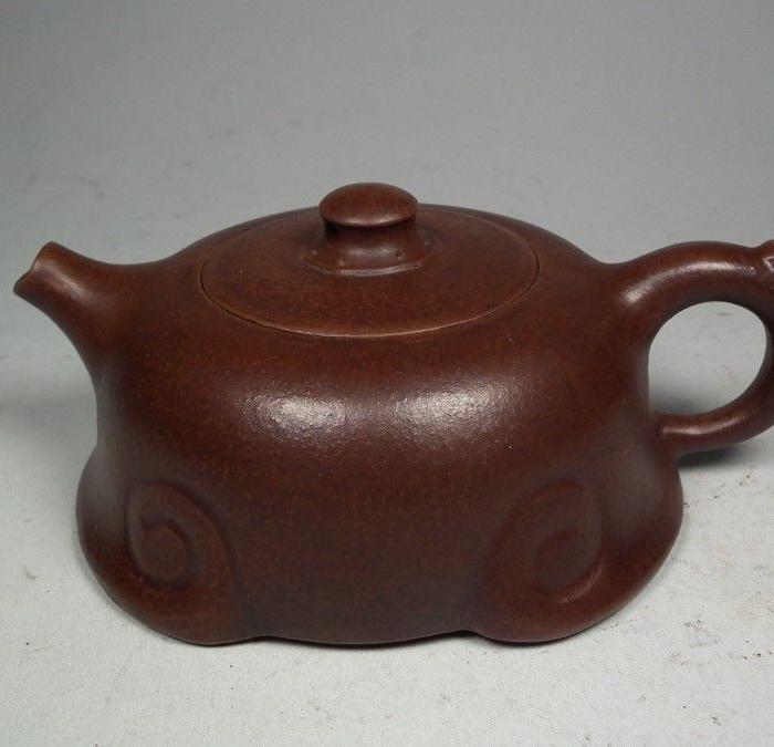 老红泥紫砂时大彬款兰花如意腿大扁茶壶