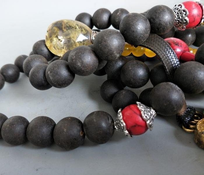 乡下收的清代一串老沉香朝珠