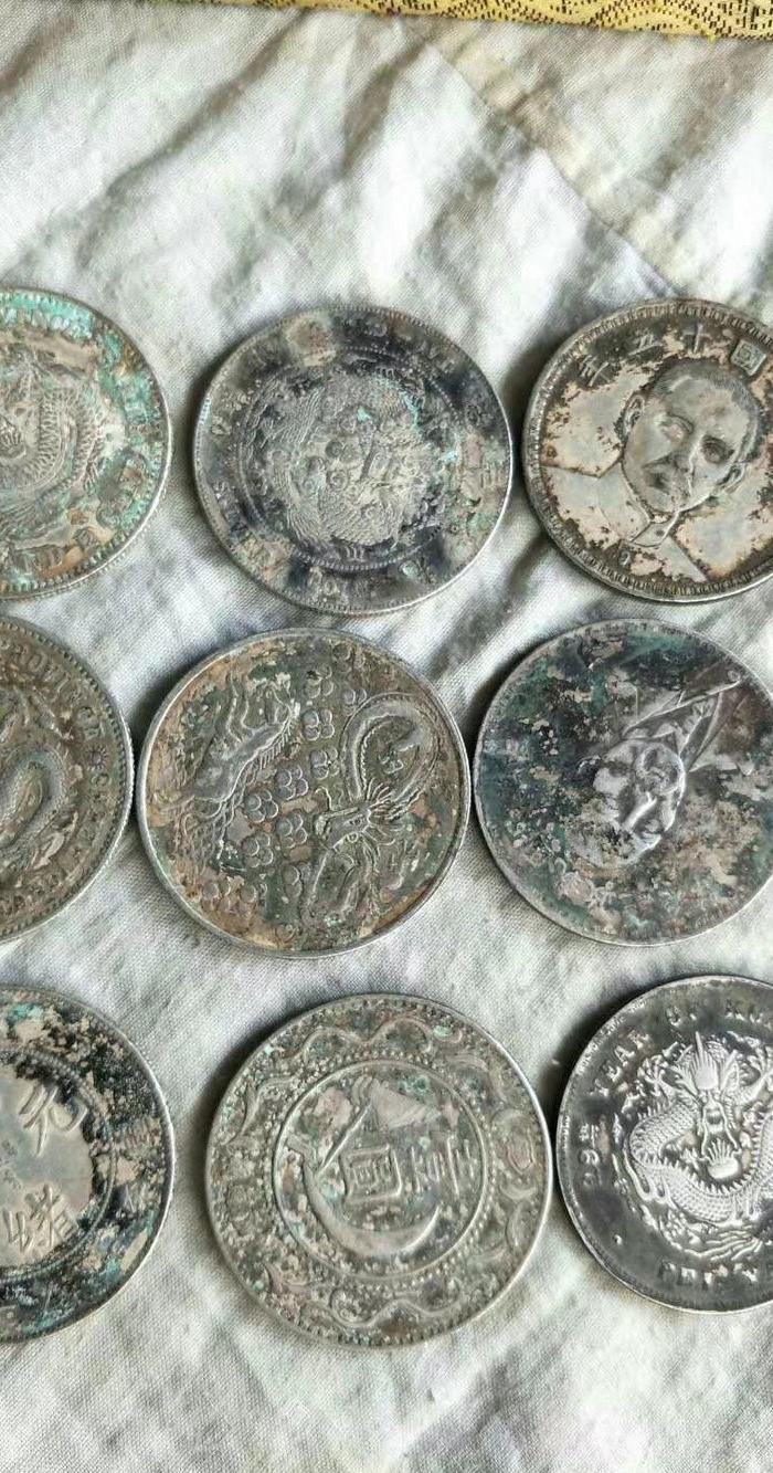 老银元 黑*绿锈