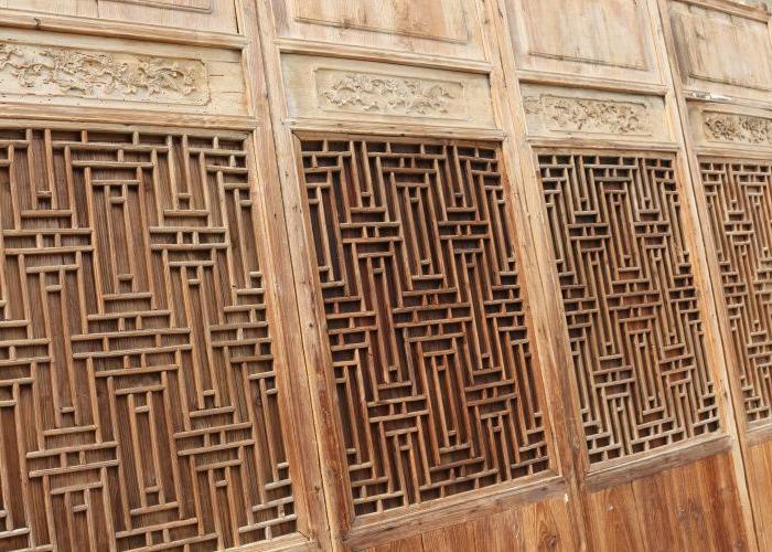 清代老房子雕花老门板古董收藏木雕门窗古玩老木门屏风隔断装饰