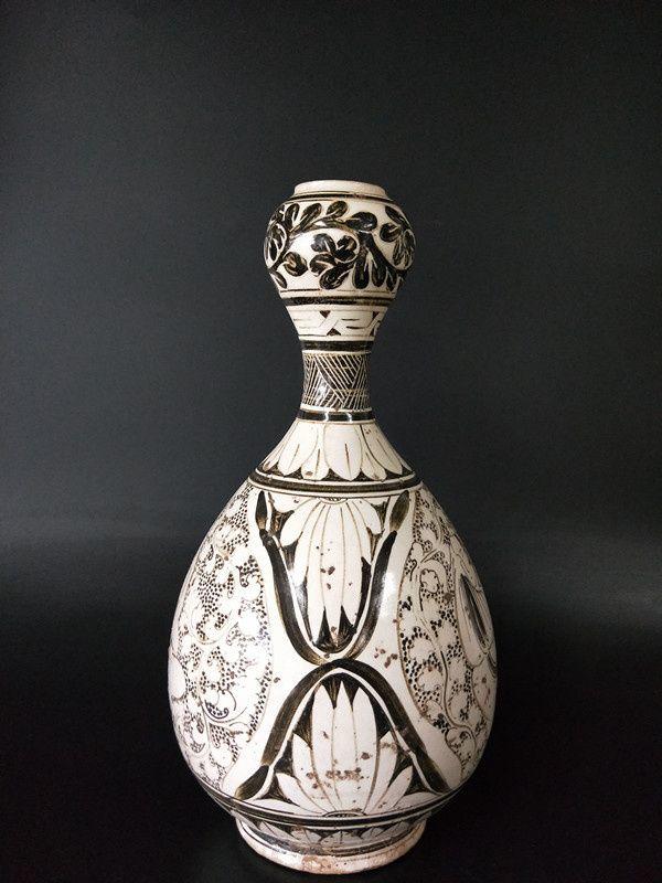 瓷州窑人物蒜头瓶