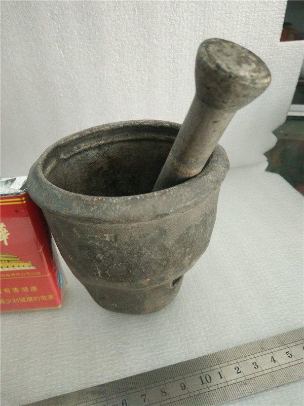 保存较好的铁药臼子