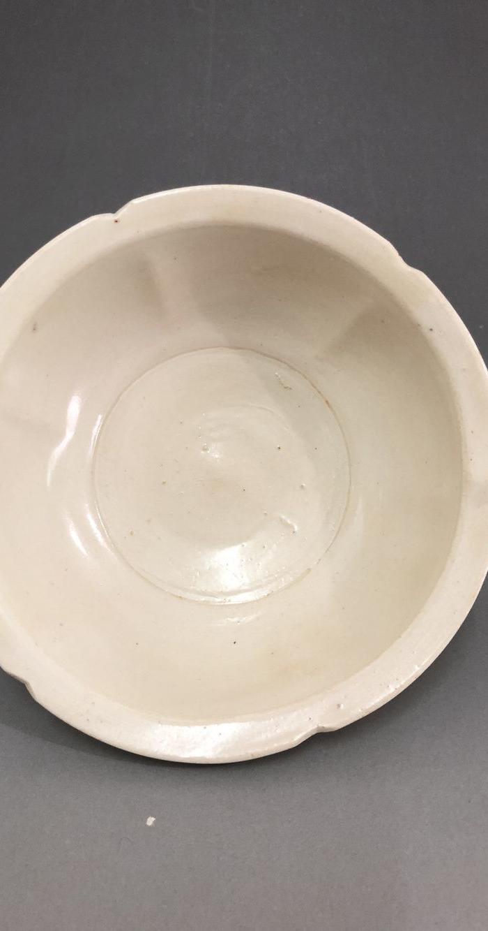 南宋 建宁窑高足花口碗