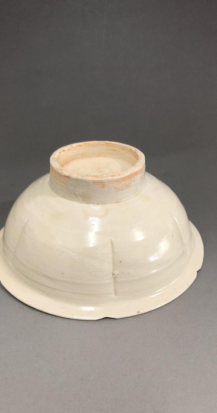 南宋 建宁窑高足花口碗