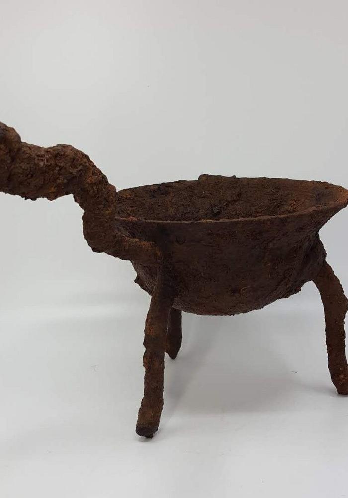 *铁龙首兽脚三足炉