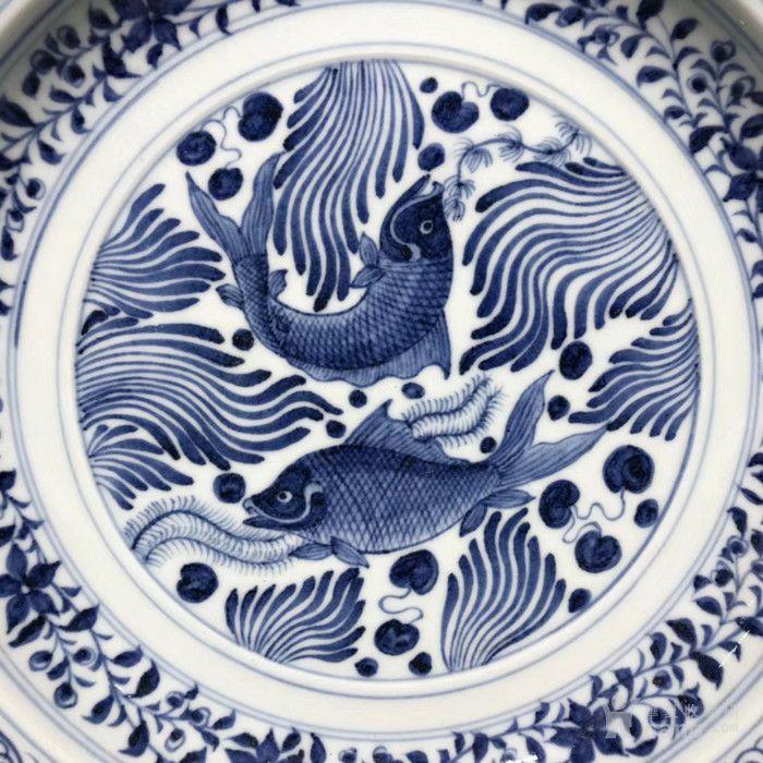 青花双鱼纹盘