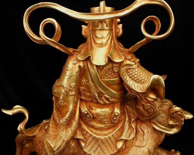 明代精铸铜胎鎏金财神赵公明骑虎像