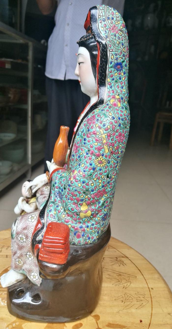 民国名家曾龙升粉彩童子观世音菩萨瓷器