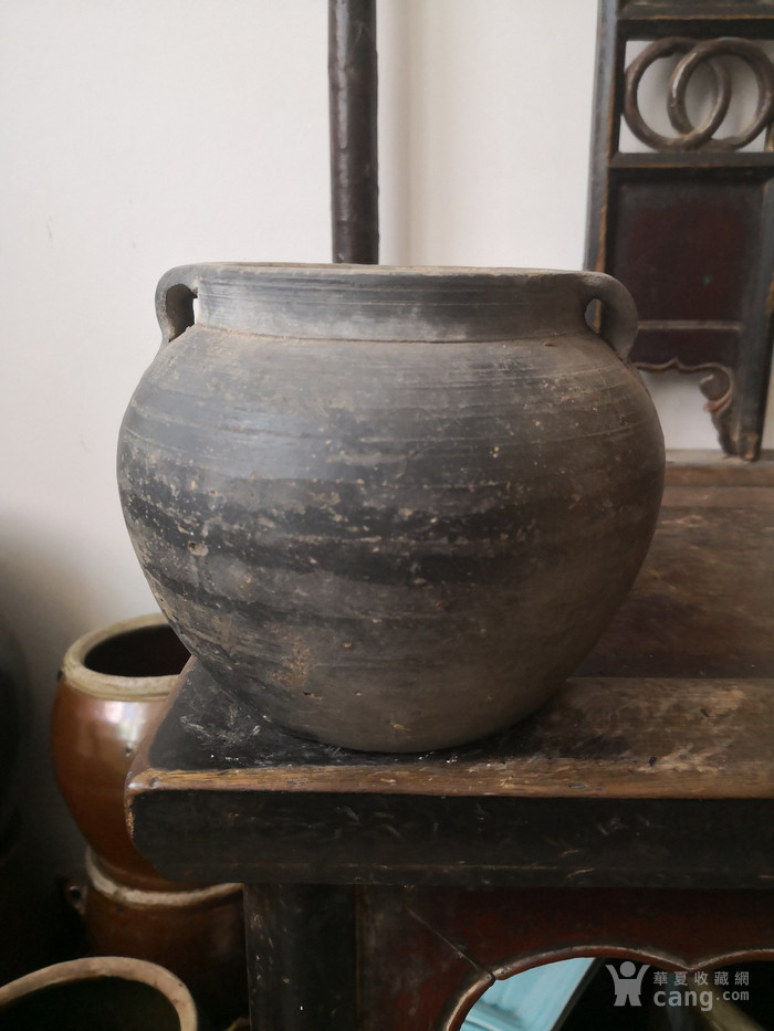 古代双耳陶瓷罐图片