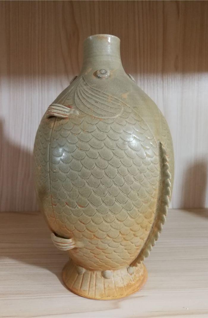 越窑鱼纹瓶