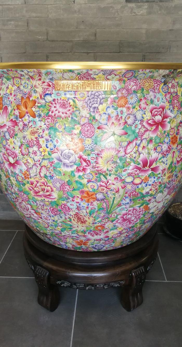粉彩描金万花不落地缸