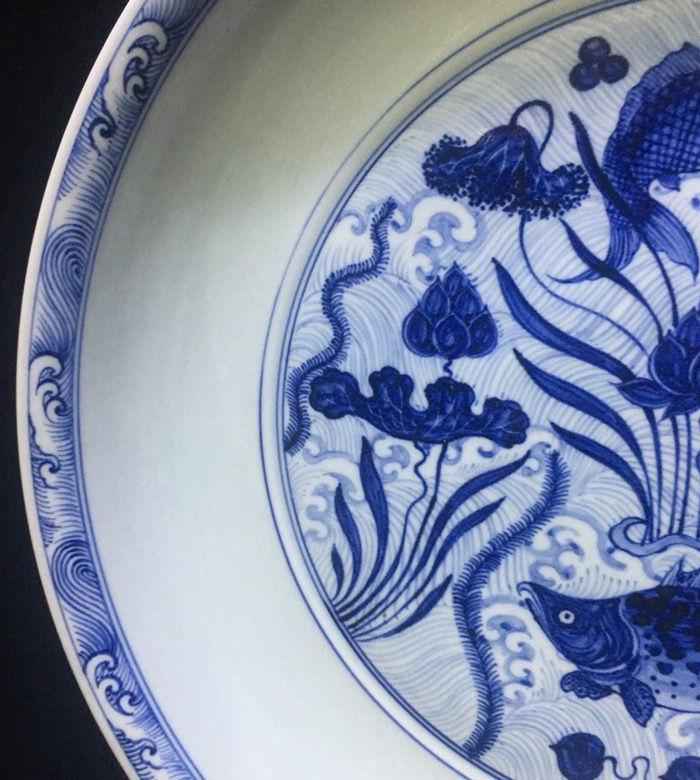 明宣德青花鱼藻纹大盘
