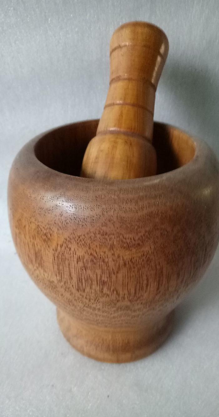 木纹漂亮的捣药臼