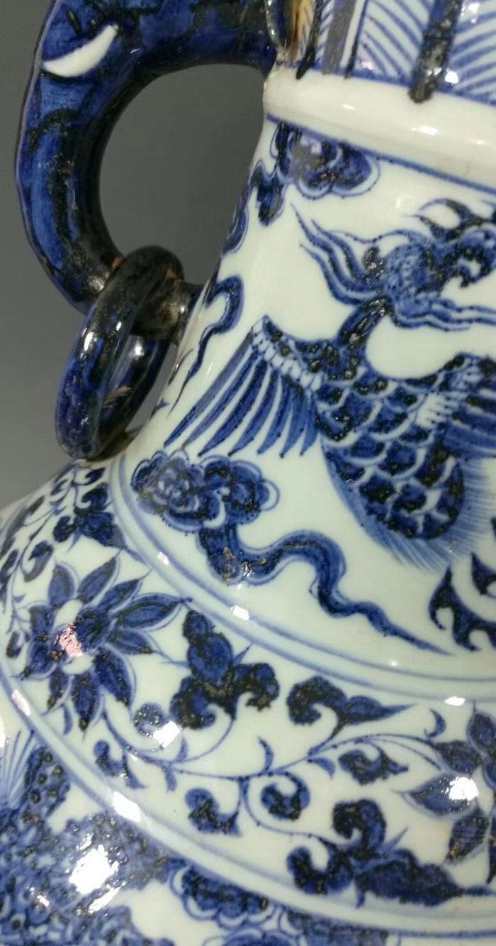 元青花人物双耳瓶