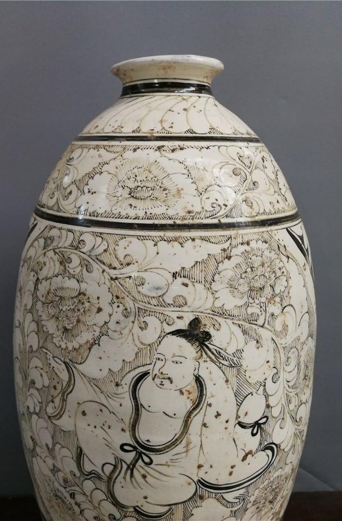 磁州窑人物梅瓶