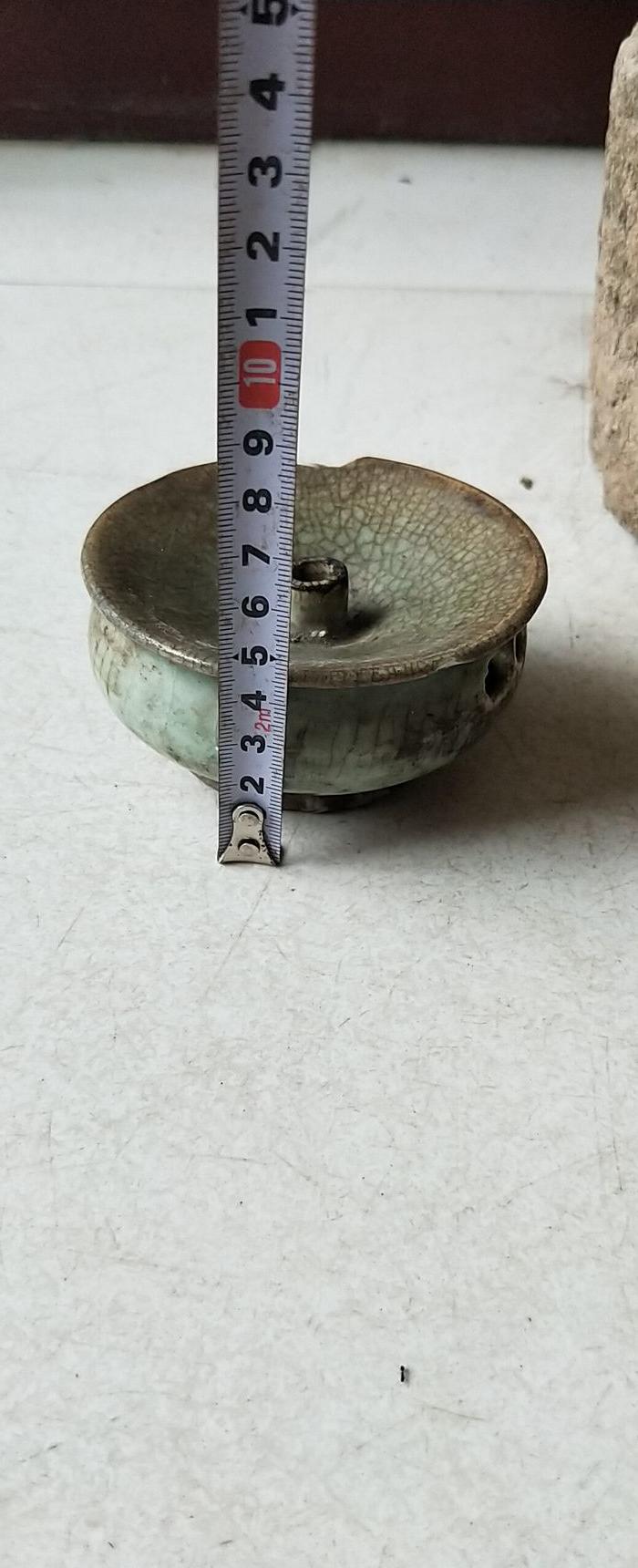 明代龙泉窑油灯