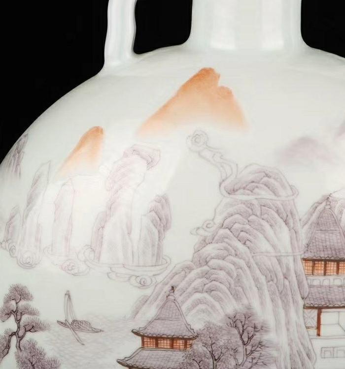 粉彩鎏金山水扁瓶