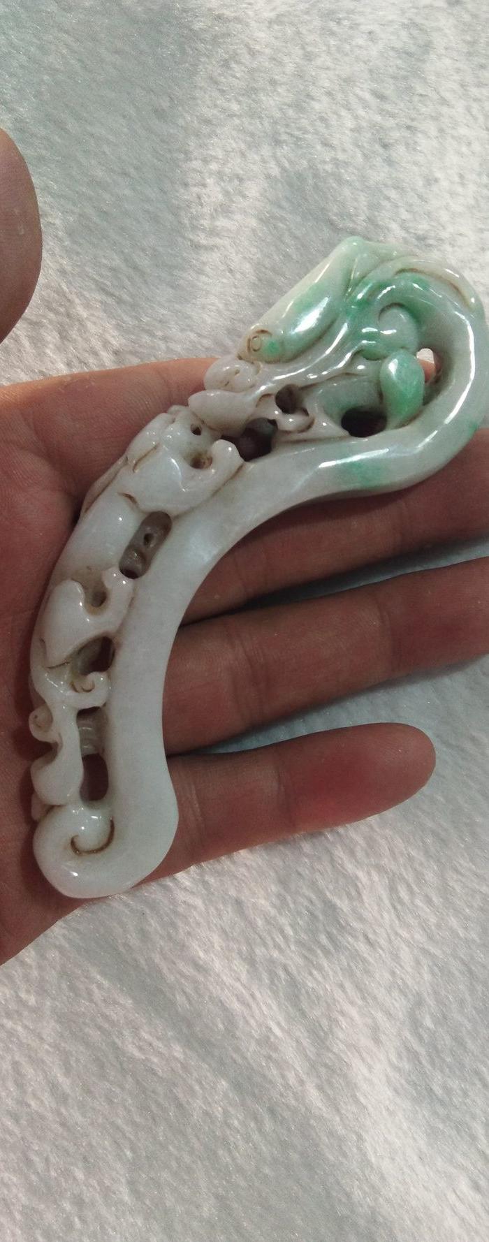 老天然翡翠龙钩