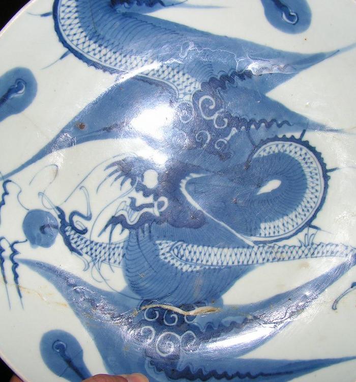 乾隆釉底过墙龙