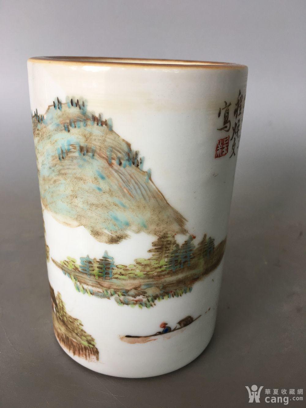 清末民国官窑内造浅绛彩山水笔筒,釉面肥厚滋润,画工精美