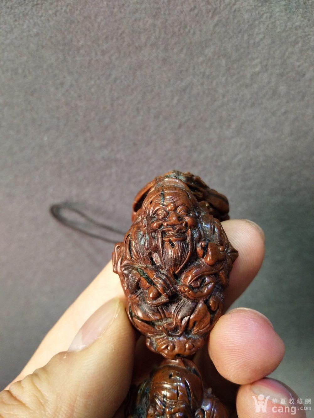 精美桃核雕刻三星福禄寿