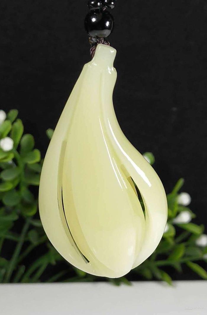 寿山上品羊脂芙蓉白玉兰挂件