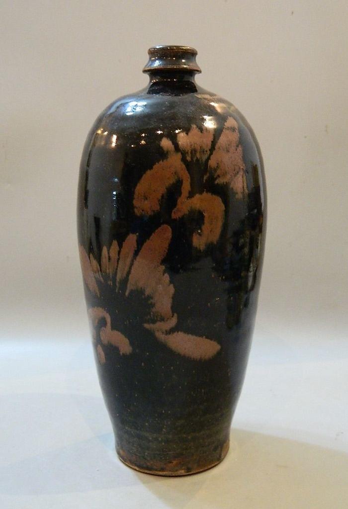 *金磁州窑铁锈花黑釉梅瓶