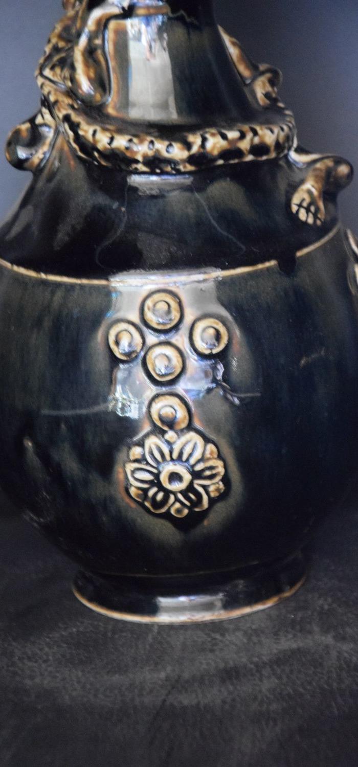 定窑黑定盘龙瓶