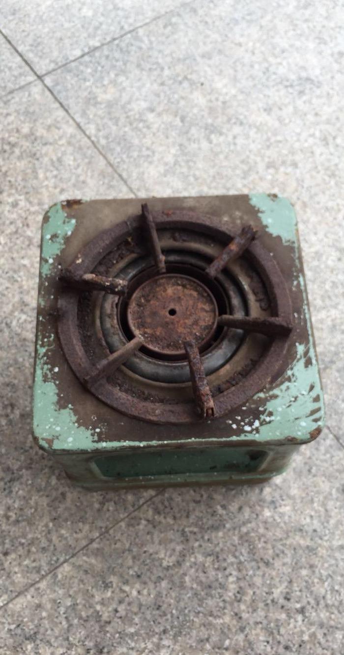 几十年的酒精炉子