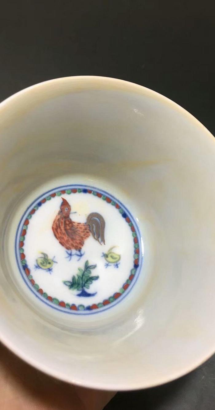 成化 斗彩鸡纹马蹄杯
