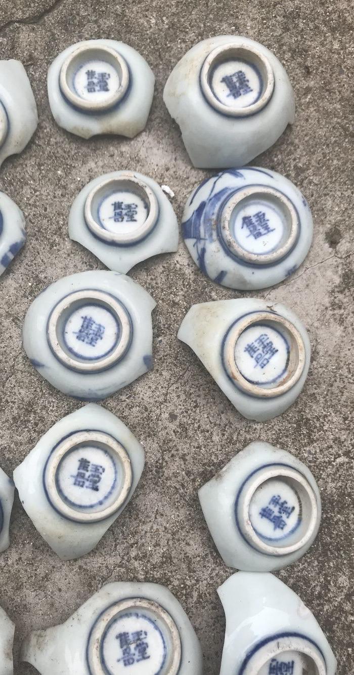 40个青花玉堂佳器款底