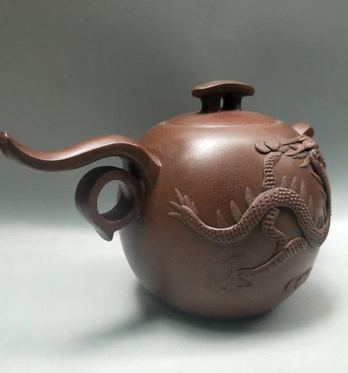 周季山 泥绘堆龙紫砂壶