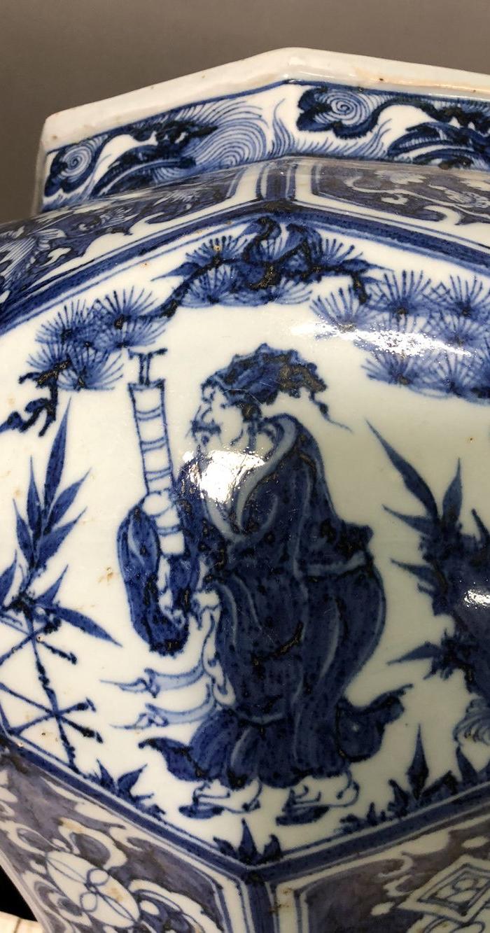 元代青花八仙纹八棱大罐