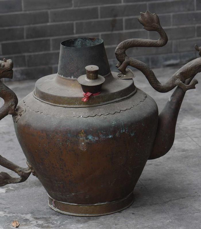 铜龙嘴大茶壶