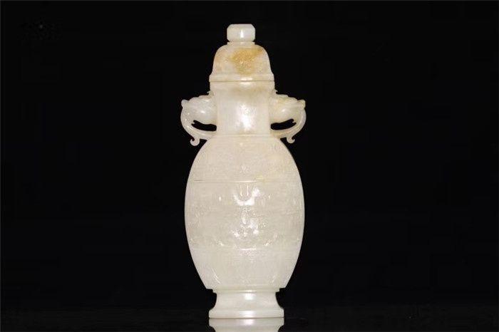 清代和田玉双耳瓶