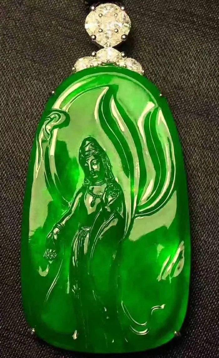 帝绿翡翠观音牌