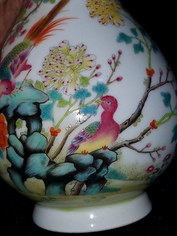 粉彩花鸟瓶