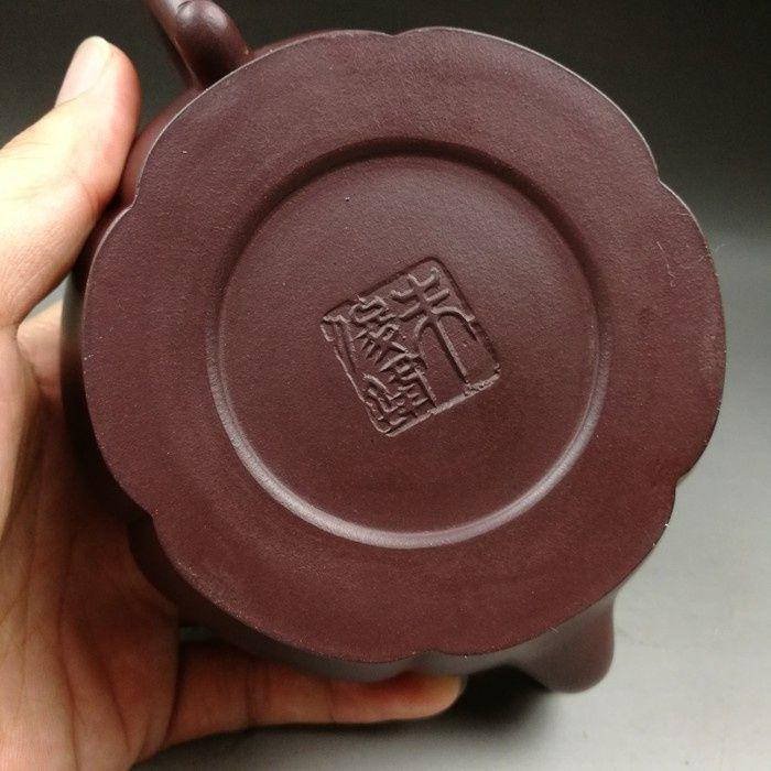 工艺师朱俊锋筋纹紫砂壶