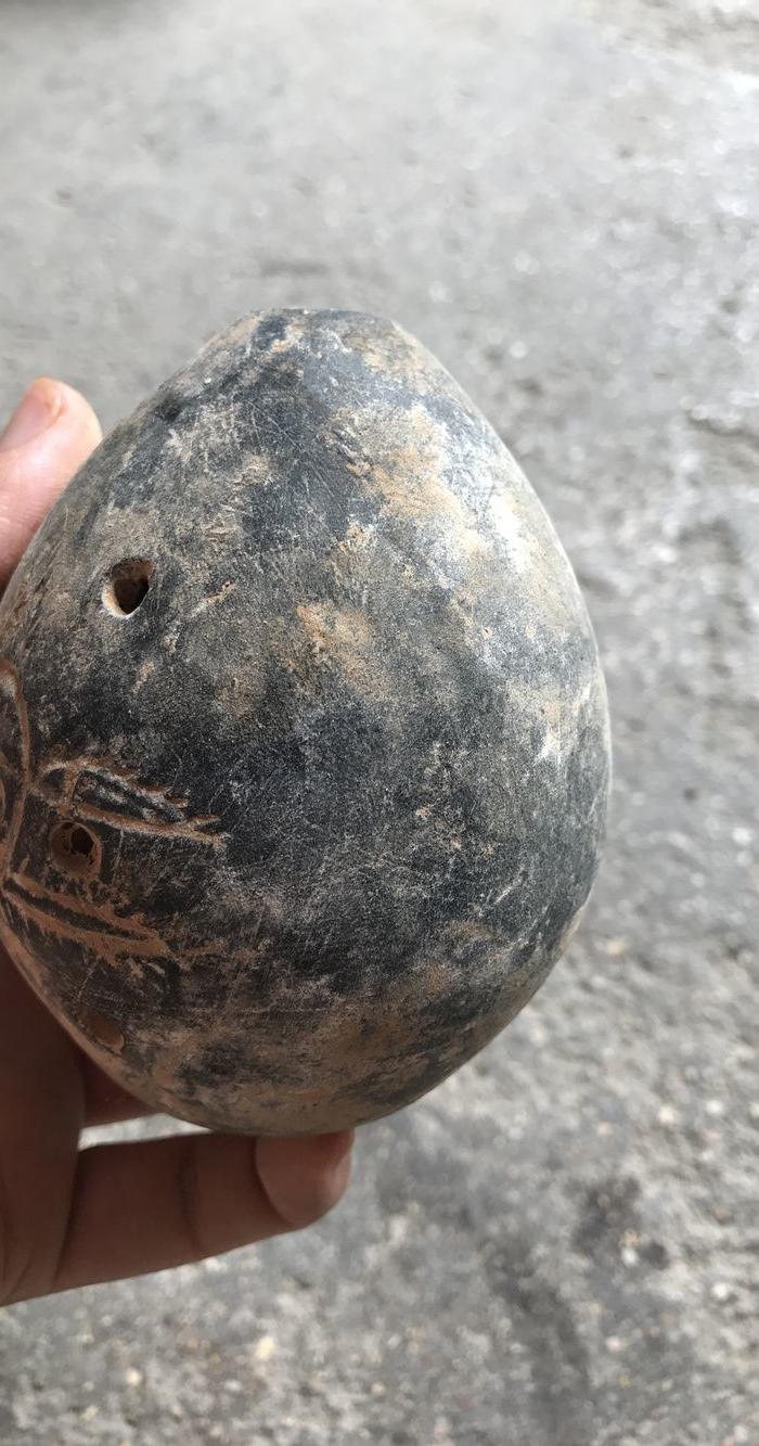 收来的精致半坡陶埙 最古老的乐器 保存完好