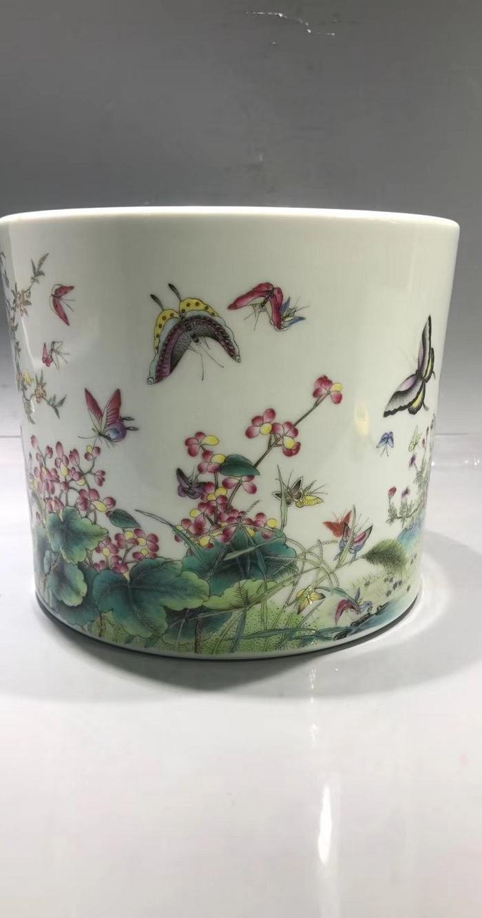 雍正粉彩花鸟笔筒