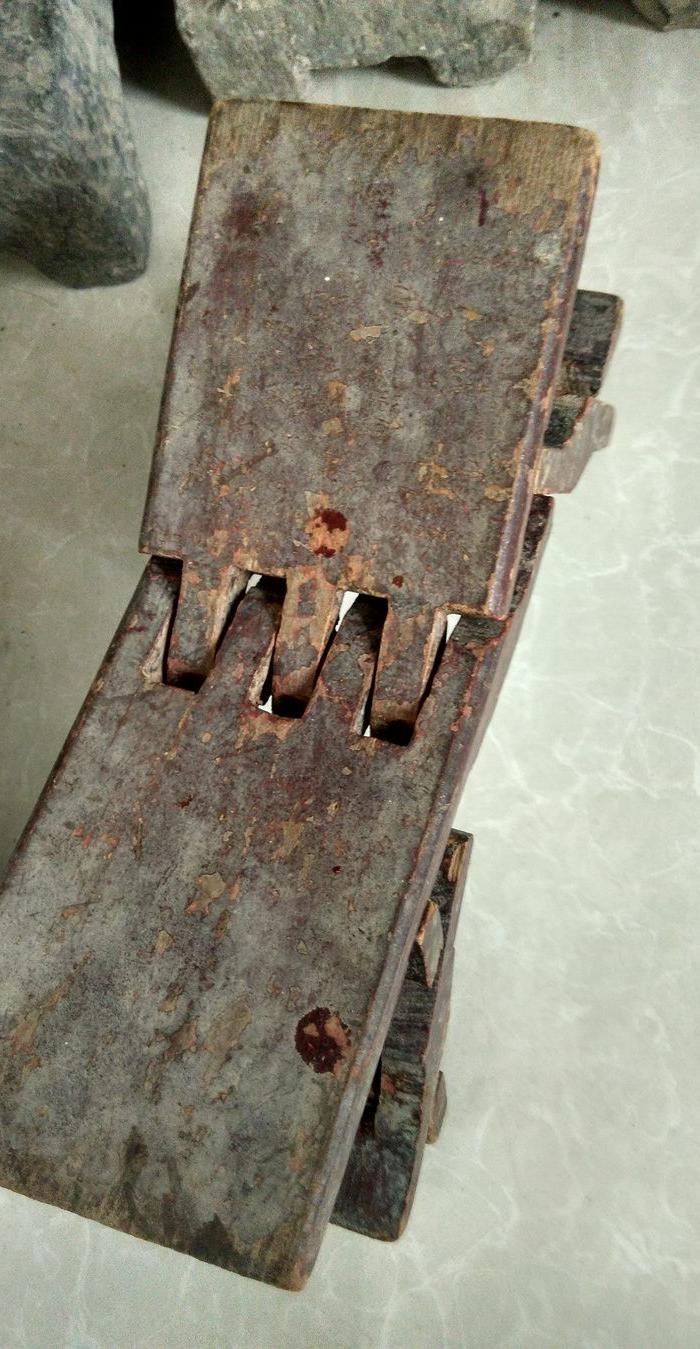 清代老木鲁班枕头一个