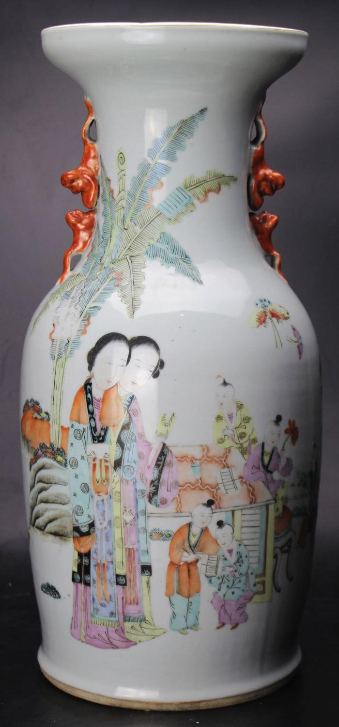 清光绪戴寿山作粉彩仕女人物纹狮耳大瓶